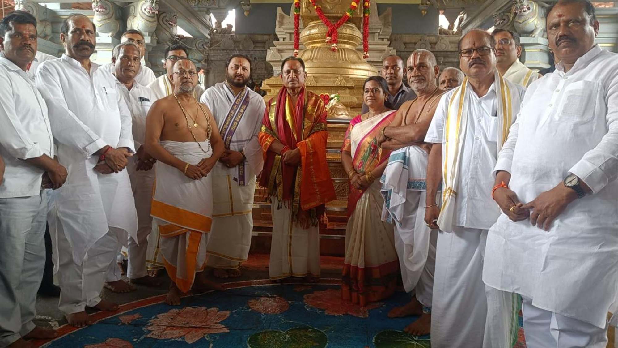 मुख्यमंत्री साय ने भद्राचलम में श्री सीतारामचंद्र स्वामी मंदिर में की पूजा-अर्चना